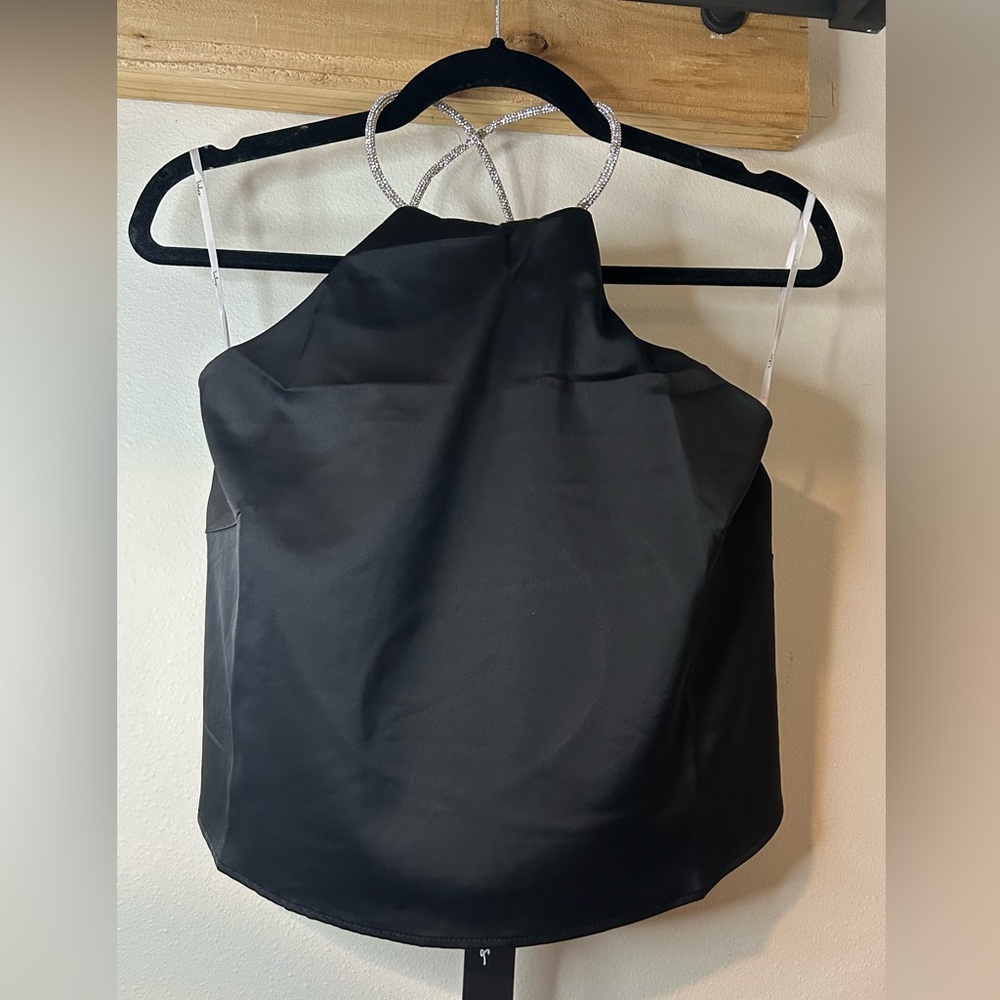NWT LULUS BLACK SLEEVELESS HALTER WITH SPARKLE TIE SIZE MEDIUM